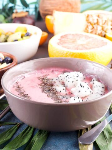 Vegan Berry Pitaya Low Carb Smoothie Bowl Recipe