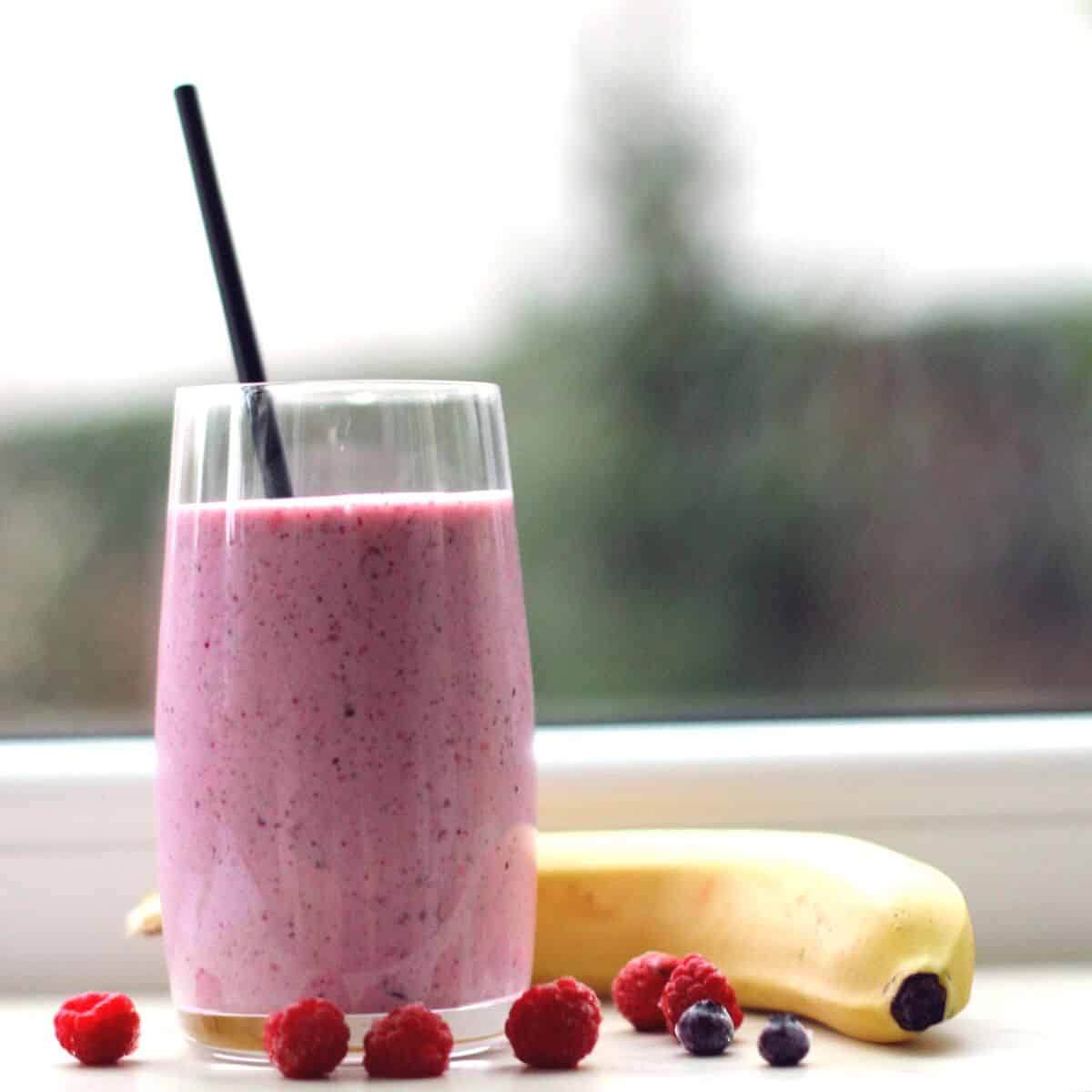 How to Make an Easy Low-Sugar Raspberry Smoothie