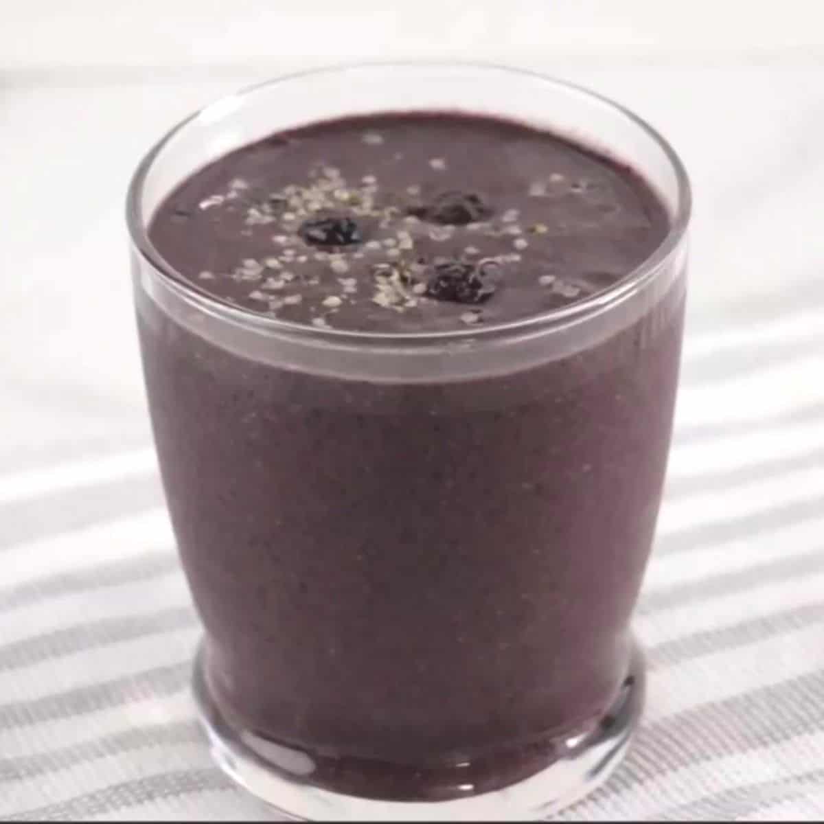 Blueberry hemp smoothie recipe